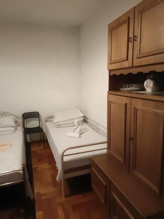 Hostel Poznań Esterno foto