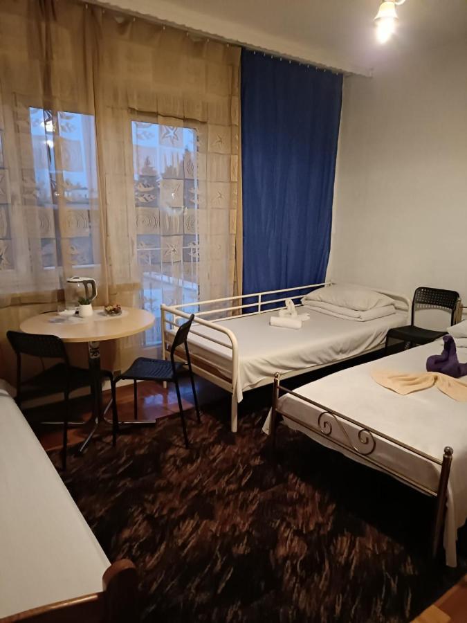 Hostel Poznań Esterno foto