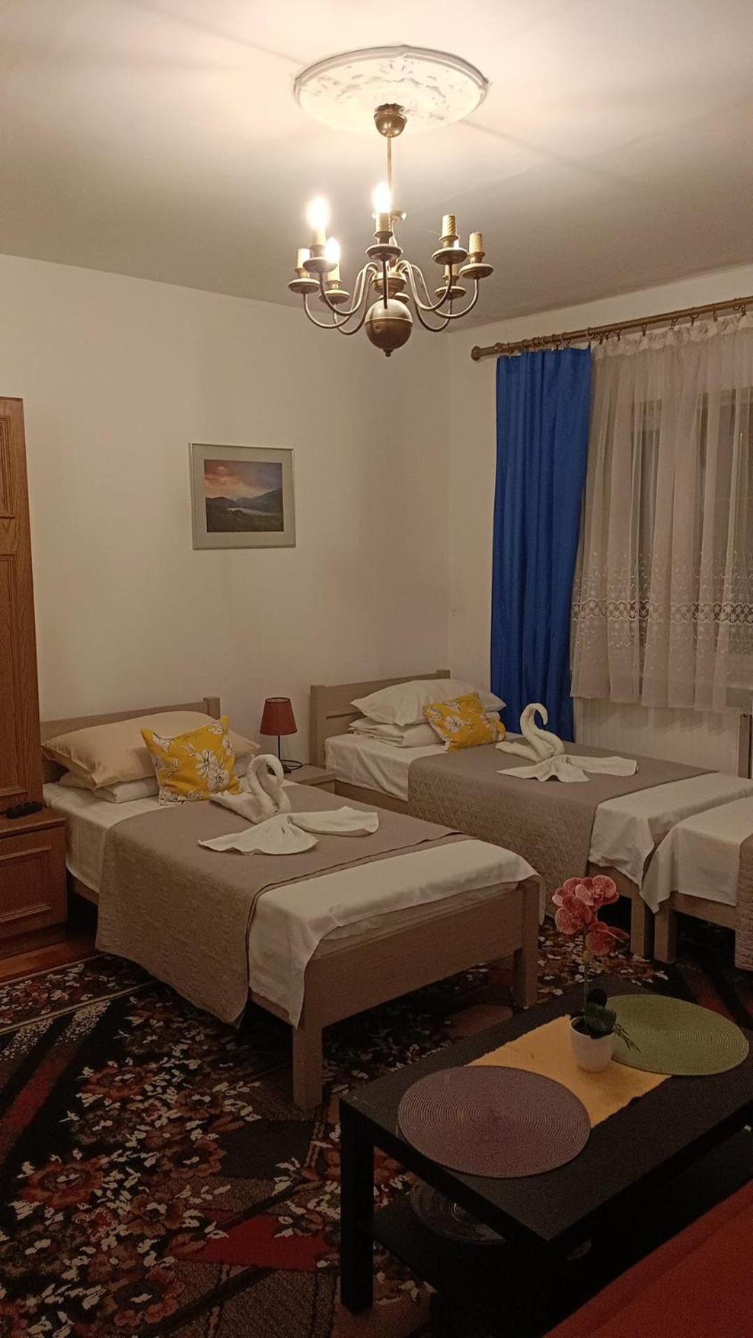 Hostel Poznań Esterno foto