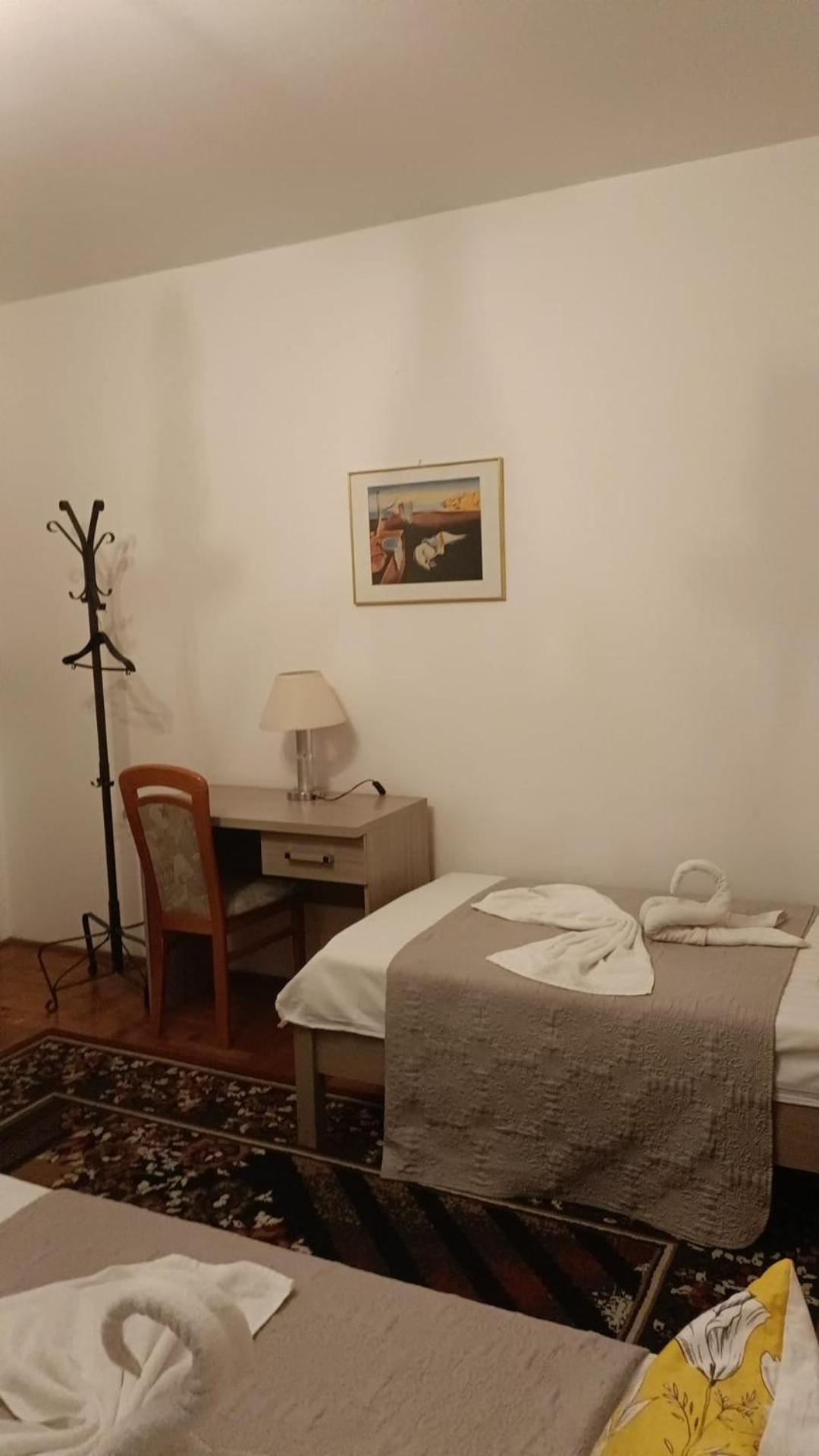 Hostel Poznań Esterno foto