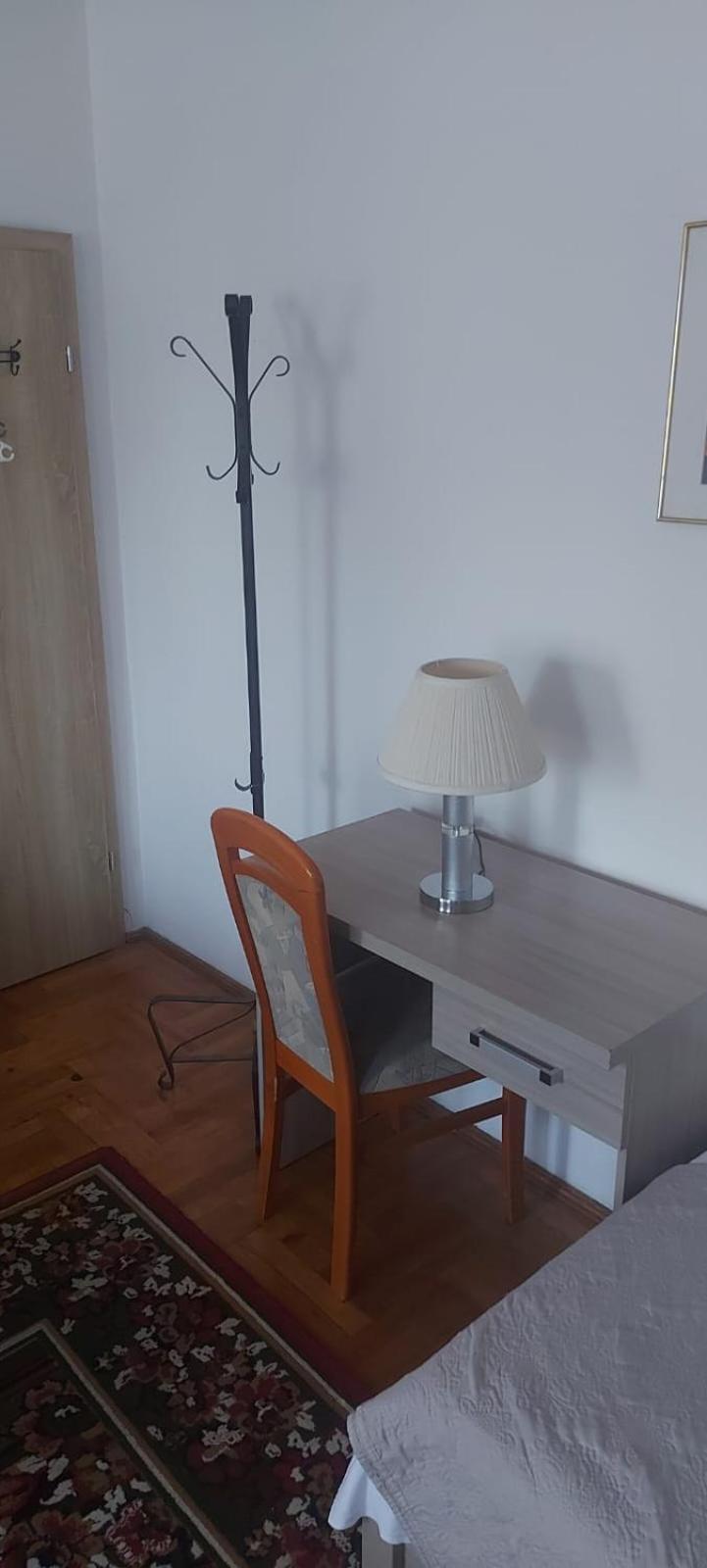 Hostel Poznań Esterno foto