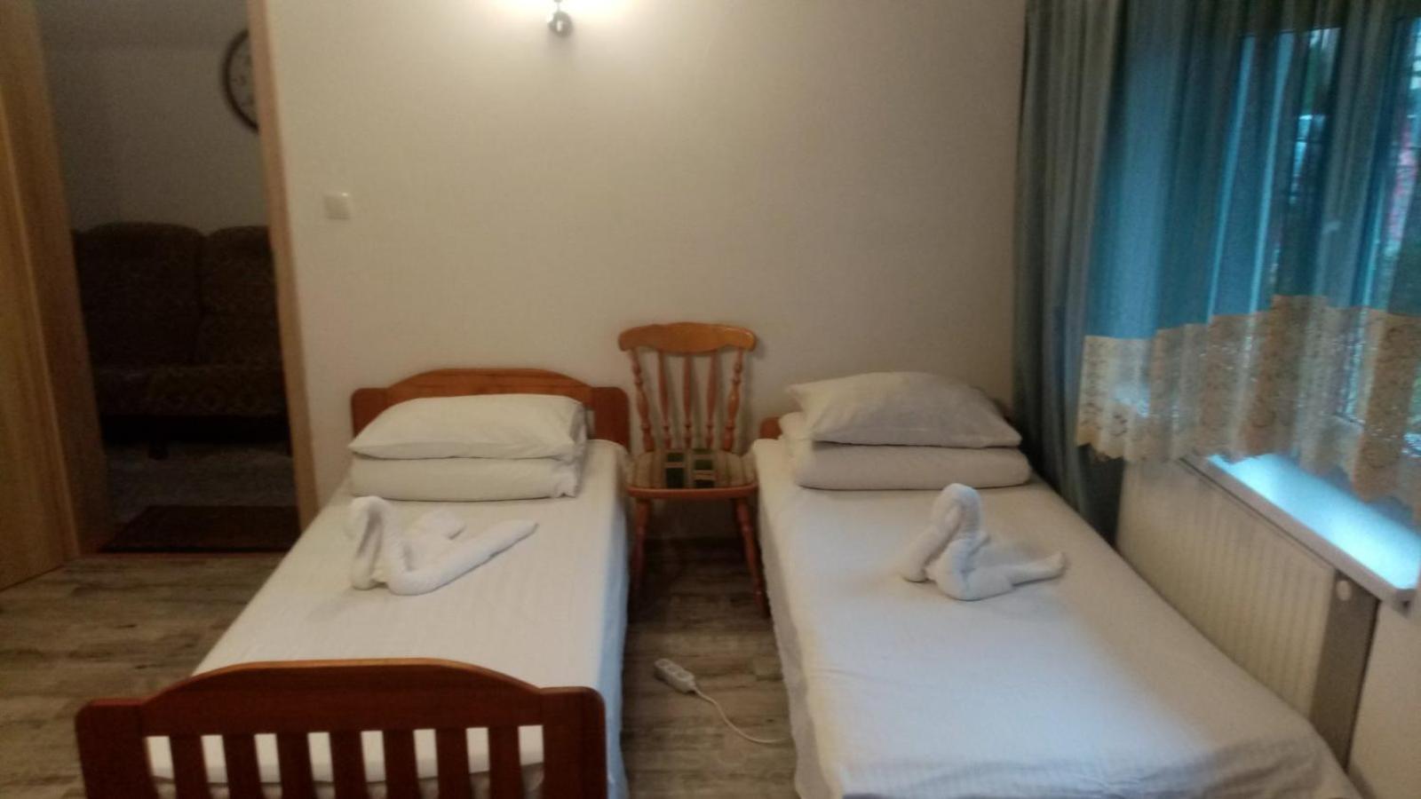 Hostel Poznań Esterno foto